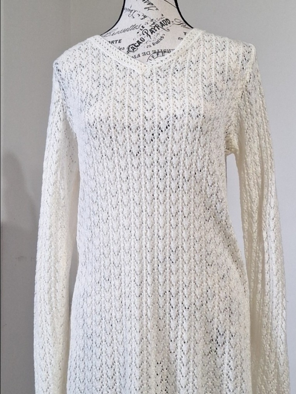 Liz Claiborn Cream Open-Knit V-Neck Sweater Size Med